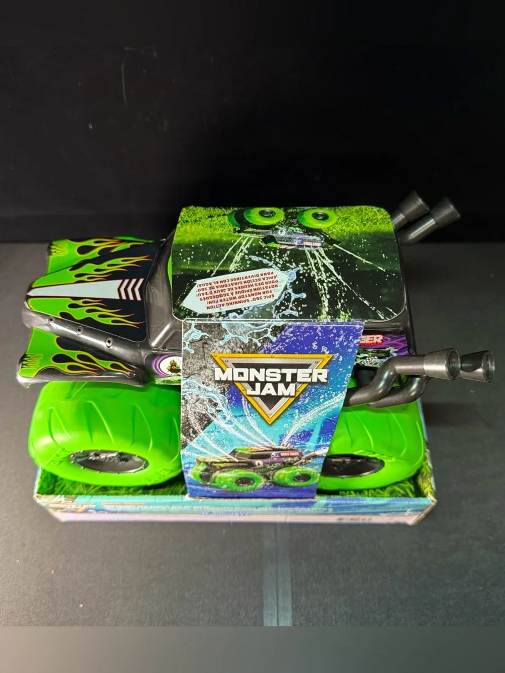 Monster Jam Grave Digger Wild Whippin’ Sprinkler, SwimWays Water Toy, Brand New